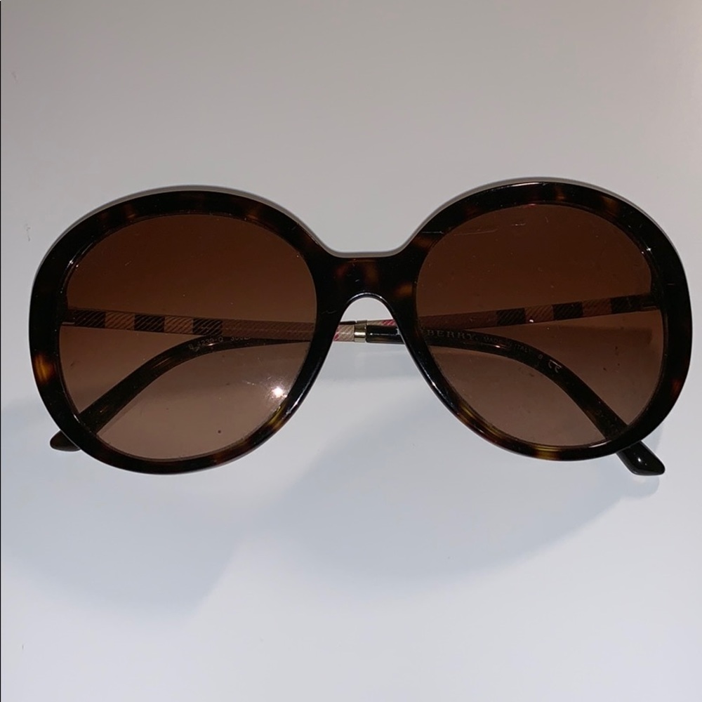 Burberry sunglasses